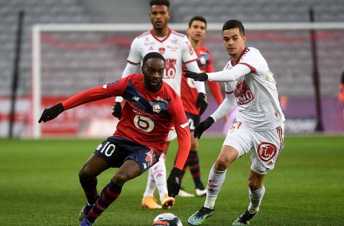 将防守端的 将防守端的